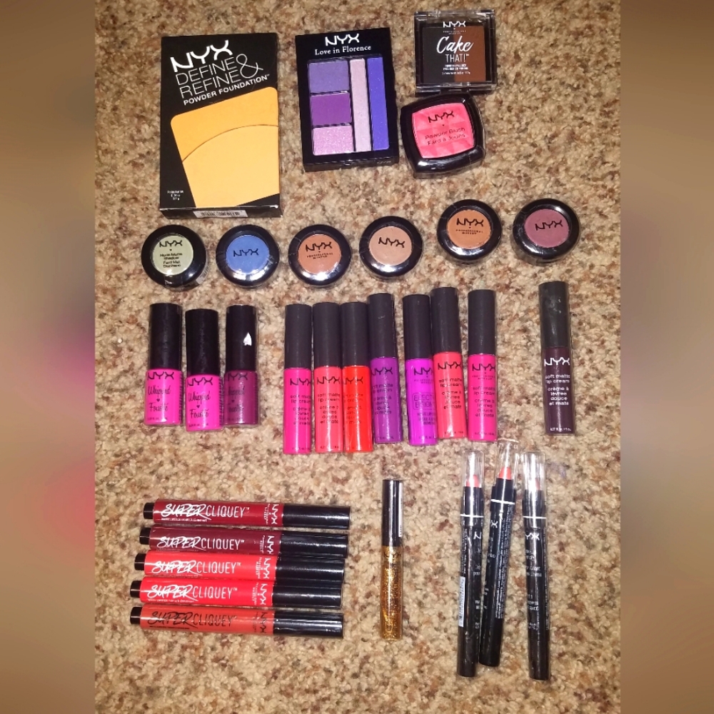 NWT NYX 30 Piece Lot of Cosmetics
